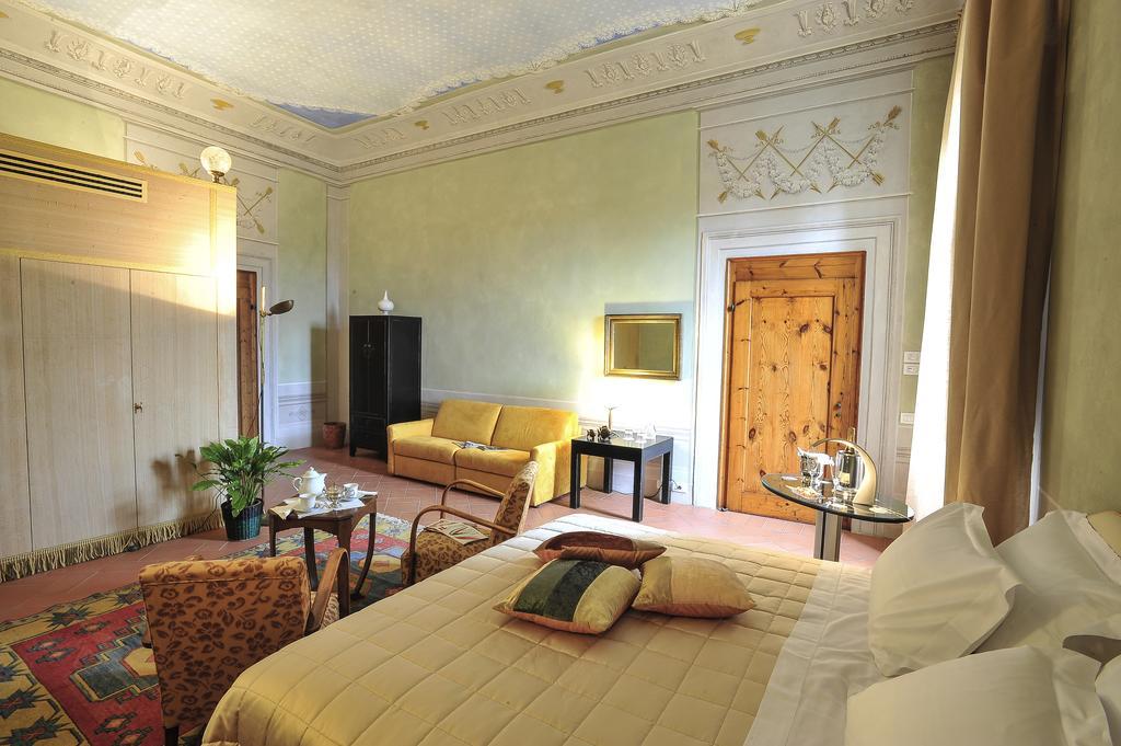 Torre Dei Lari Residenza D'Epoca Bed & Breakfast Флоренция Стая снимка